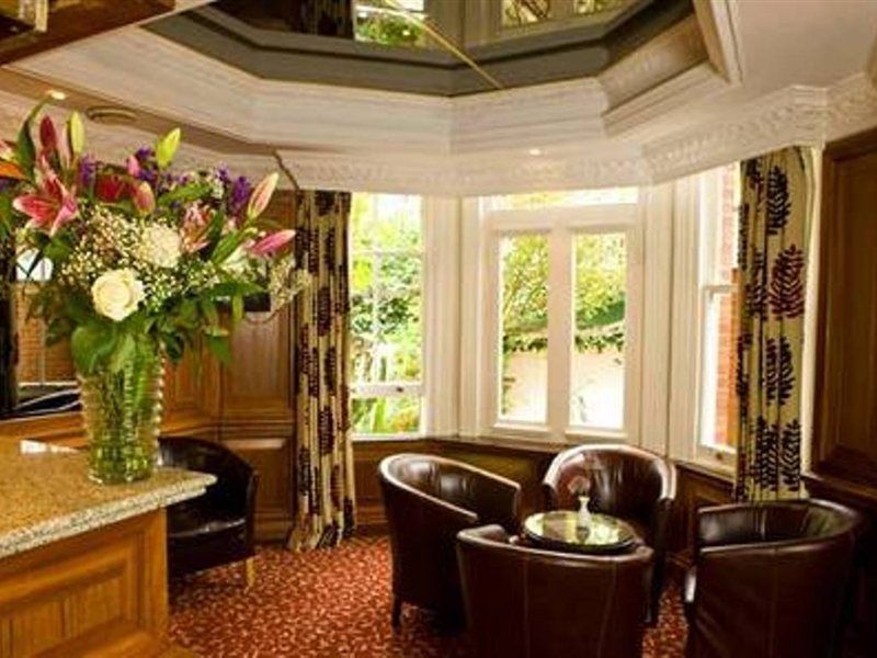 ベストウェスタン バーンズ ホテル ロンドン エクステリア 写真